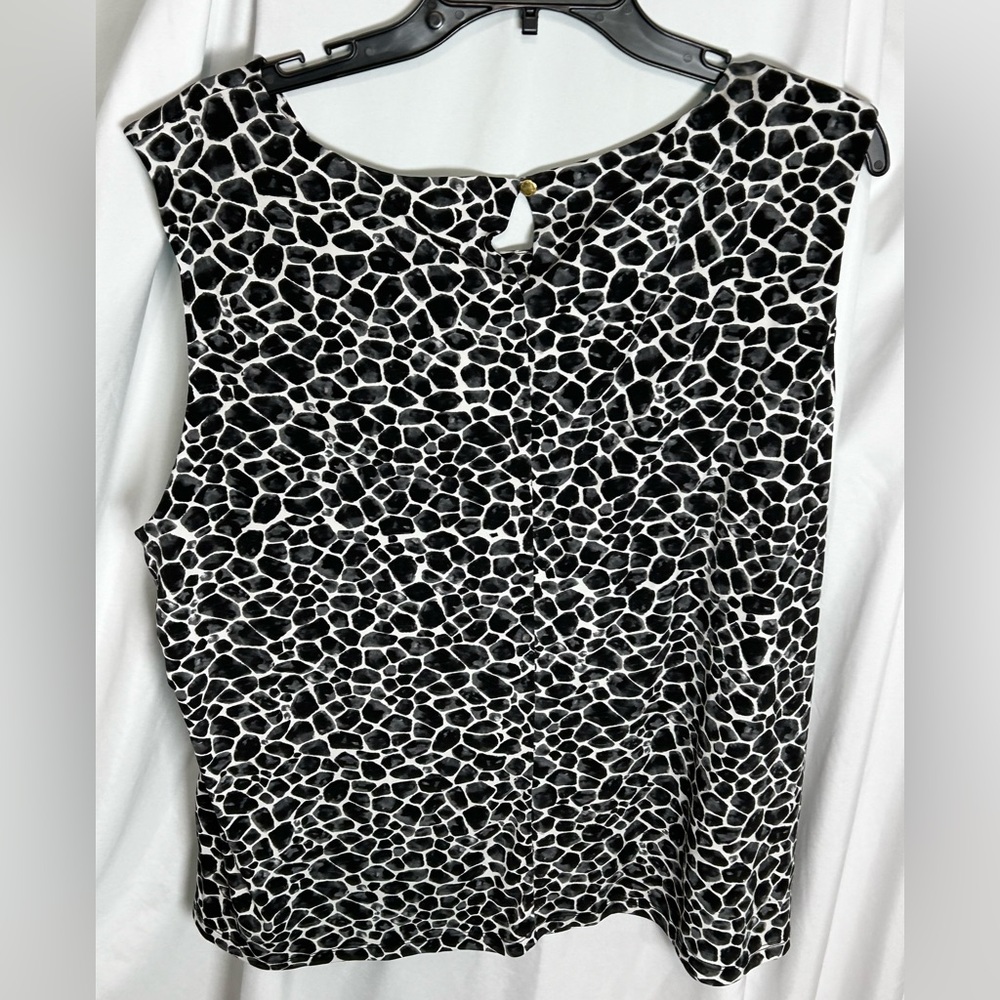 Calvin Klein Pleated neck Giraffe Top - 3X - New! - Picture 3 of 7